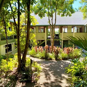 Jackaroo Treehouse Rainforest Retreat Mission Beach